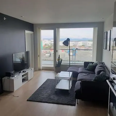 Central 2 Bedroom Daire